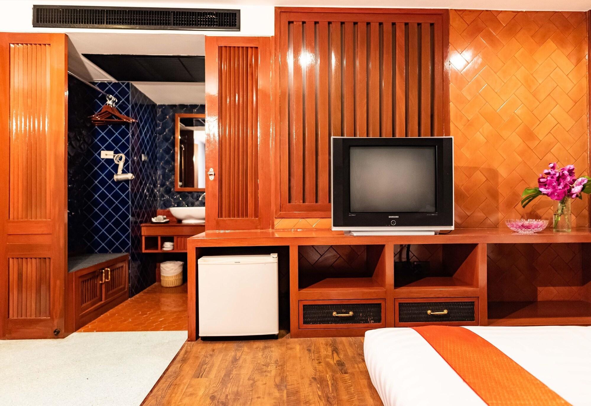 Dang Derm Khaosan Banguecoque Exterior foto